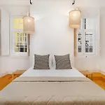 Appartement Whome Elegant Flat In A Top-notch Location Lissabon