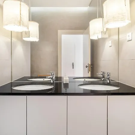 Whome Elegant Flat In A Top-notch Location